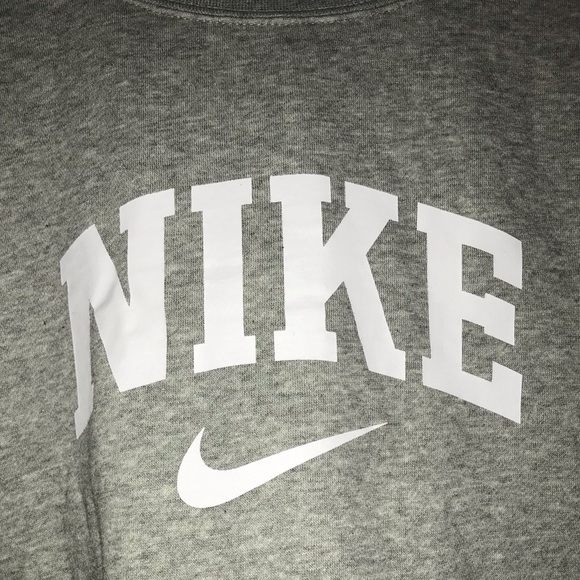 Nike Women’s Crew Neck Sweatshirt - Picture 3 of 6